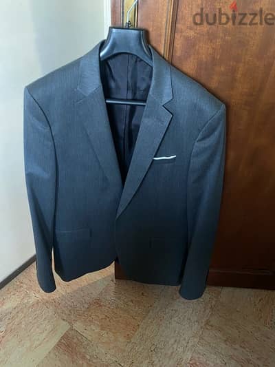 Zara Blazer in a very good condition  جاكيت زارا بحالة جيدة جداً