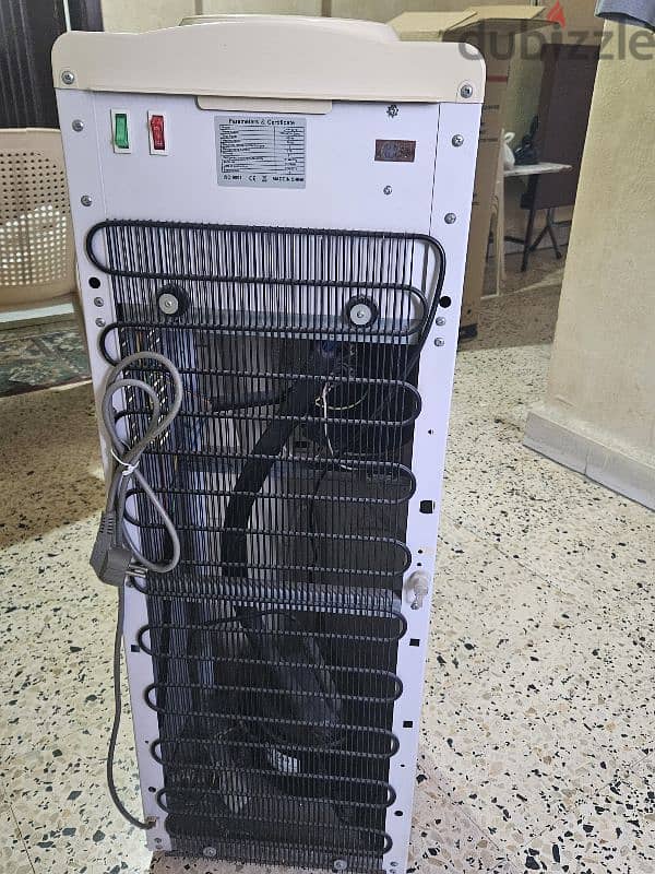 cooler used like new مبرد ماء مستعمل كالجديد 3