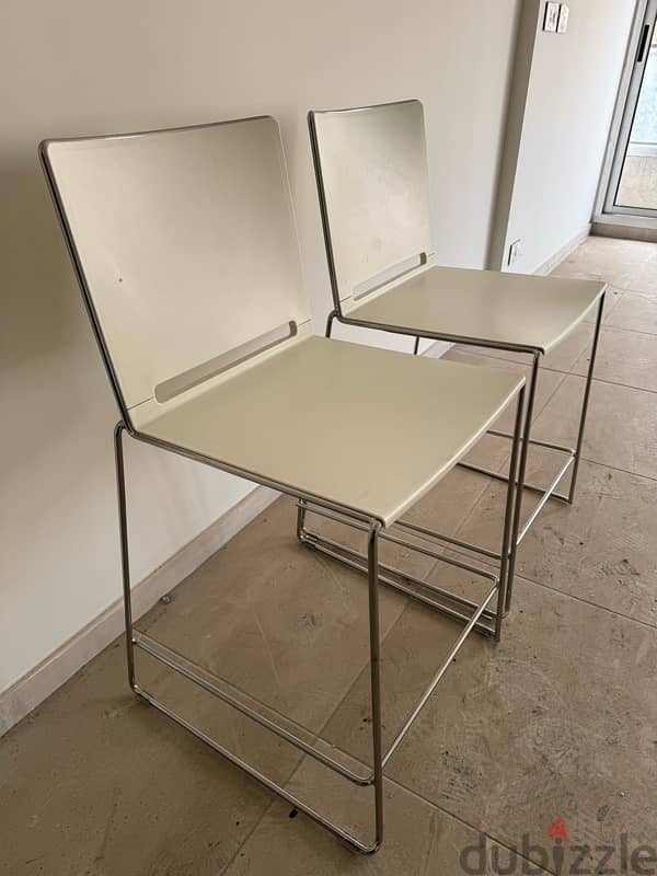 2 Dinning High Chairs from B Design 0