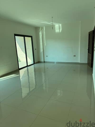 2 Parking Spaces ! Spacious 175 SQM Apartment in Dawhet El Hoss.