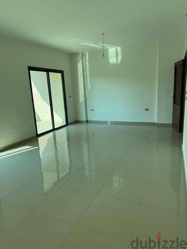 2 Parking Spaces ! Spacious 175 SQM Apartment in Dawhet El Hoss. 0