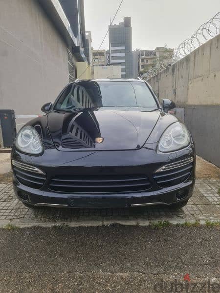 PORSCHE CAYENNE S MODEL 2012 BLACK COMPANY SOURCE 0