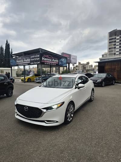 Mazda 3 2019 Grand touring السيارة عليك و التسجيل علينا مجانا عرض مغري