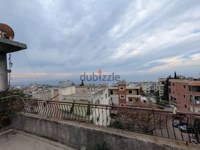 Authentic apartment with sea view