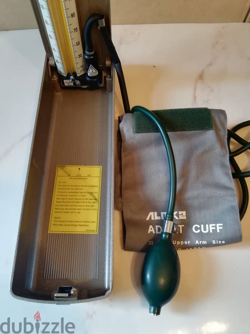 Vintage Sphygmomanometer AlPK 2 in Stand up Case (Blood Pressure Monit 6