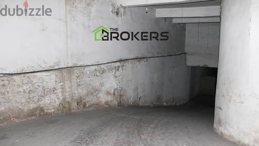 Warehouse for Rent in Haret Hreik  مستودع للايجار في حارة حريك