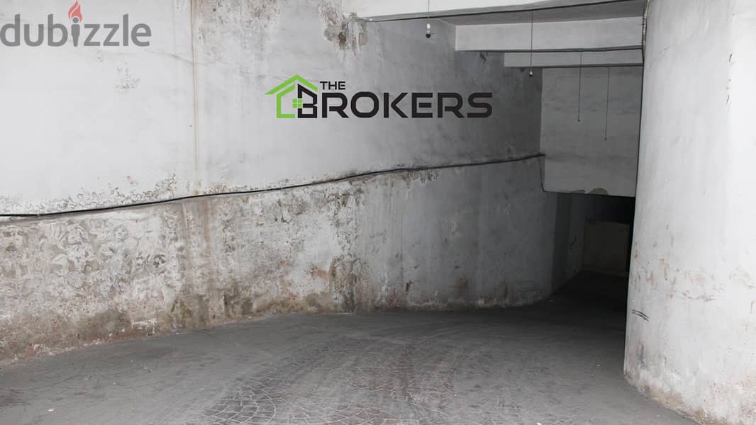 Warehouse for Rent in Haret Hreik  مستودع للايجار في حارة حريك 0