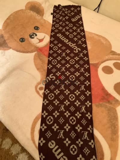 Louis Vuitton scarf supreme