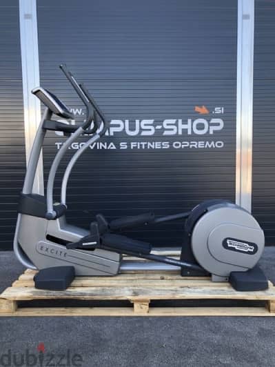 2 crosstrainer technogym ltnen b 2300 dolar