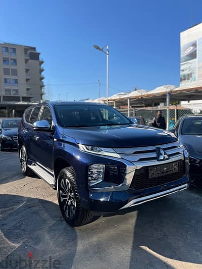 Mitsubishi Montero Sport 2021 (11,000kms)