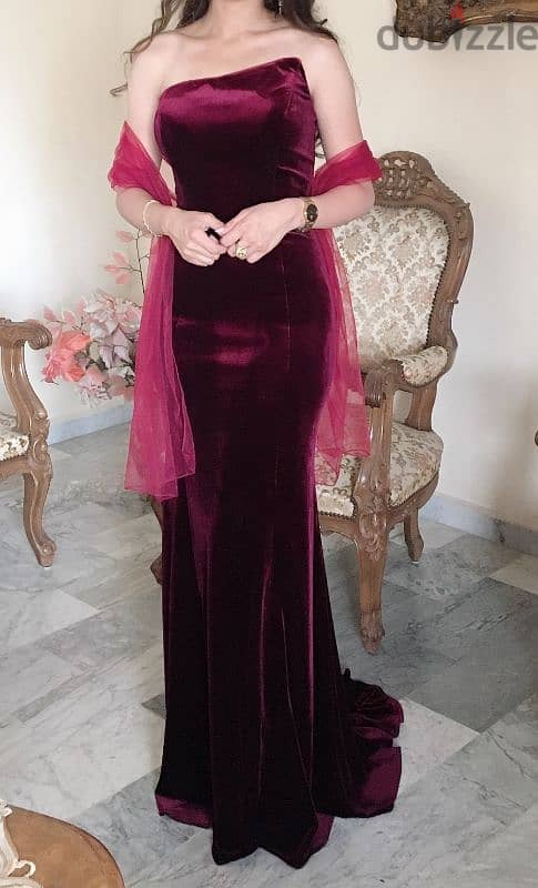 Elegant Red Velvet Evening Dress for Rent 0