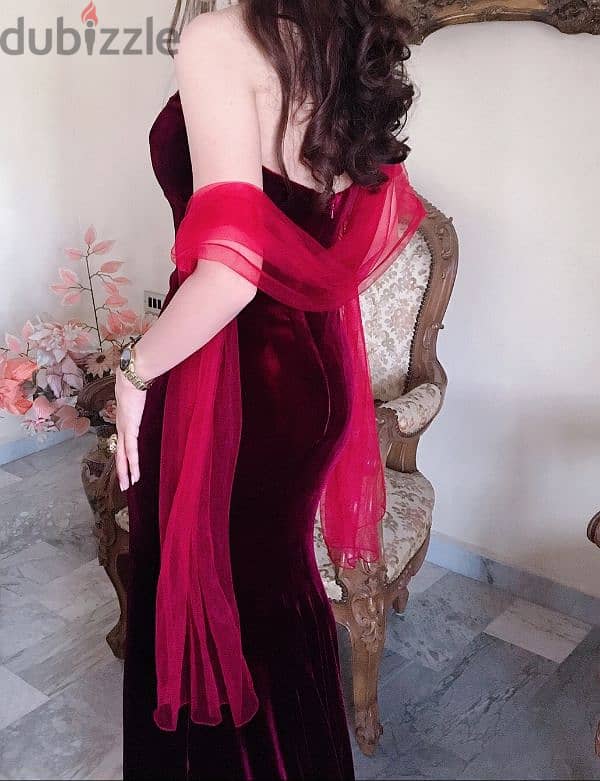 Elegant Red Velvet Evening Dress for Rent 4