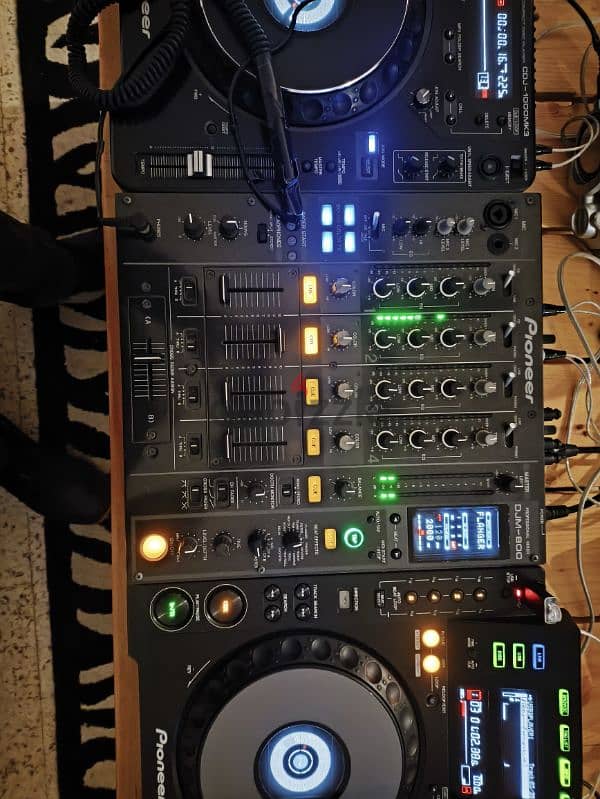 pioneer DJ decks &mixer 2