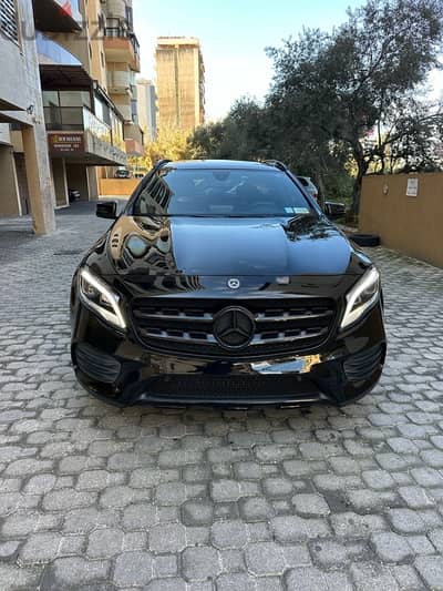 Mercedes GLA 250 4matic AMG-line night package 2018 black on black