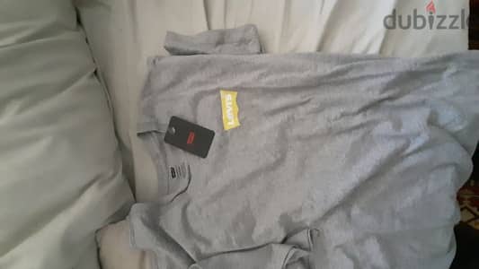 2  levis teeshirt