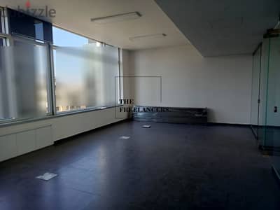 Office for rent in Dekweneh مكتب للإيجار في الدكوانة TIR3089