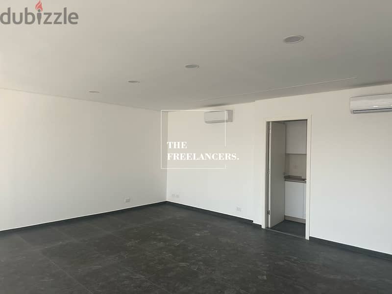 Office for rent in Dekwaneh مكتب للإيجار في الدكوانة FIR2783 0