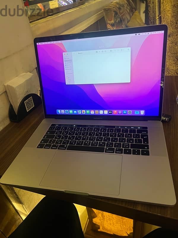 macbook pro 2016 (i7 touch bar 16rams 15.4) 4