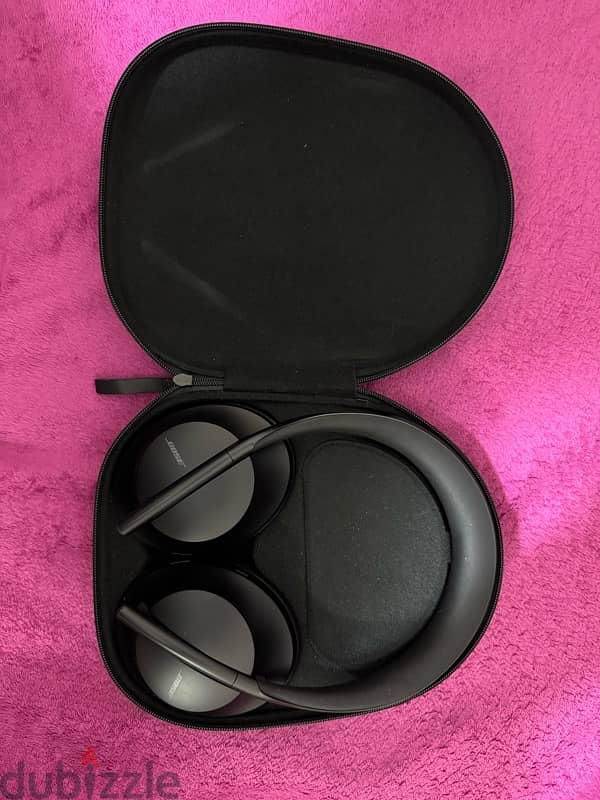 Bose Noise Cancelling Headphones 700 0