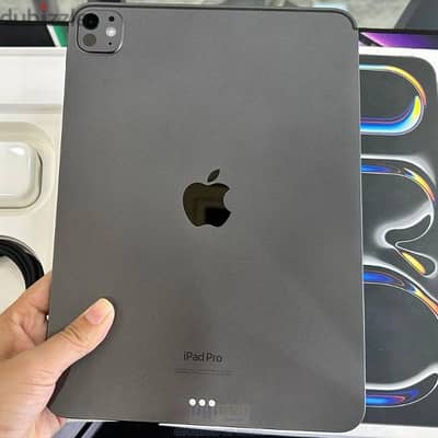 ipad 11 pro m4 256G gray . . . . new not used just open the box