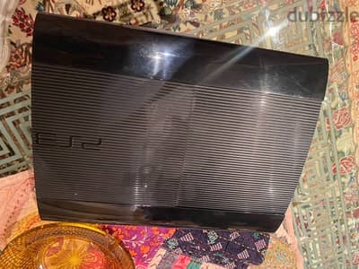 Play station 3 super slim 512gb معدلة مع ٣٠ لعبة