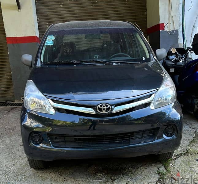 Toyota Avanza 2012 0