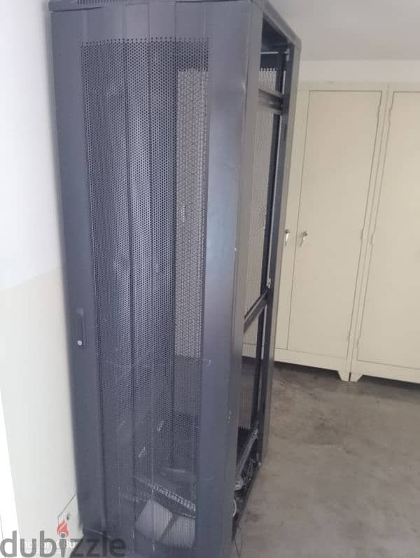 server cabinet 1