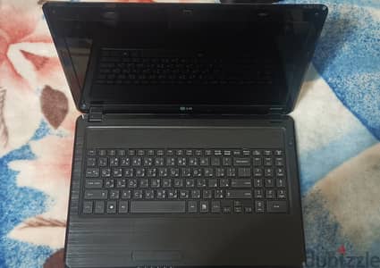 Laptop core i5 full black full keyboartd in very good condition