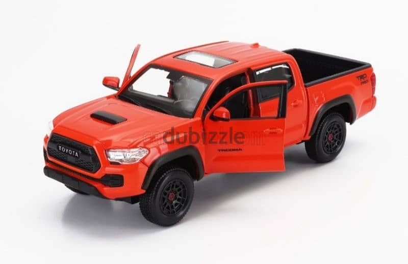 Toyota Tacoma 2021 diecast car model 1:27 3