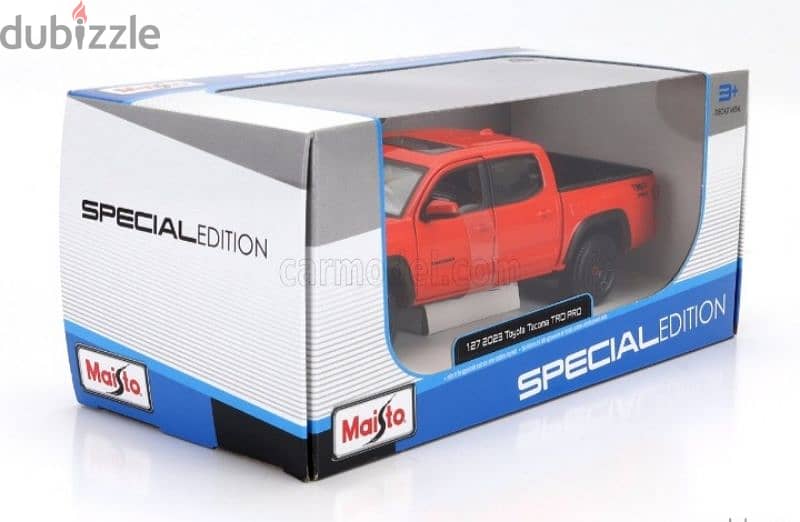 Toyota Tacoma 2021 diecast car model 1:27 4