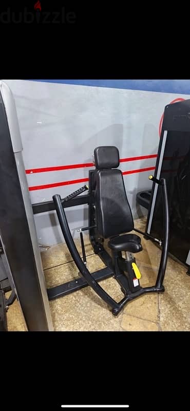 chest press machine ajnabe like new