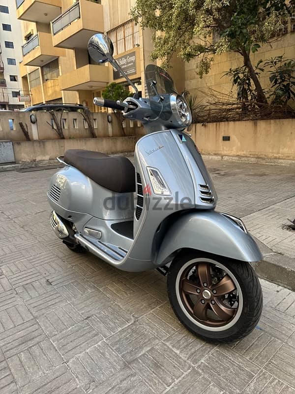 Vespa 2022- Company source- Super clean 2