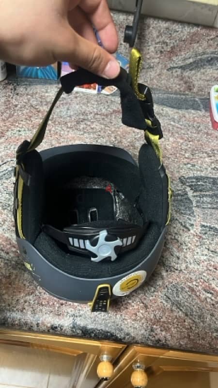 sķi and snowboard  helmet 3