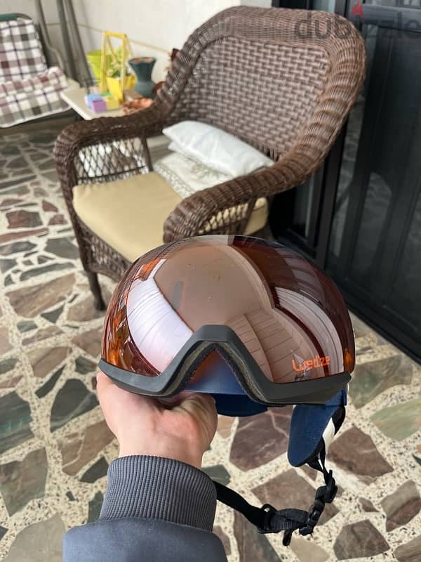 ski and snowboard helmet 1