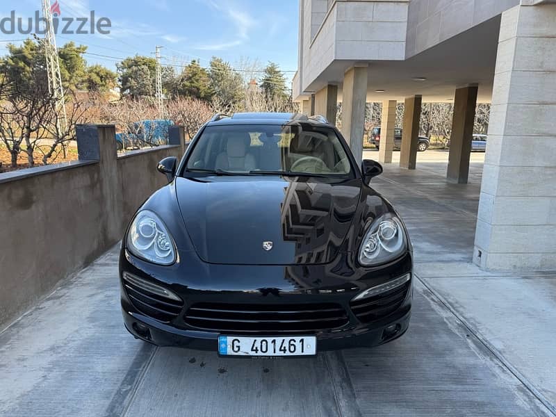 Porsche Cayenne 2012 0