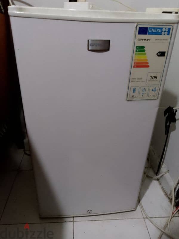 Small fridge in good condition 0