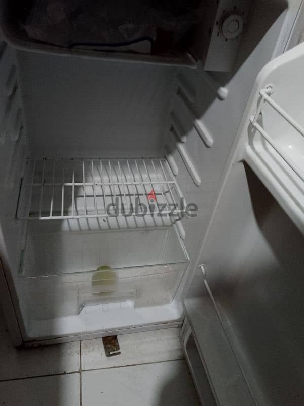 Small fridge in good condition 1