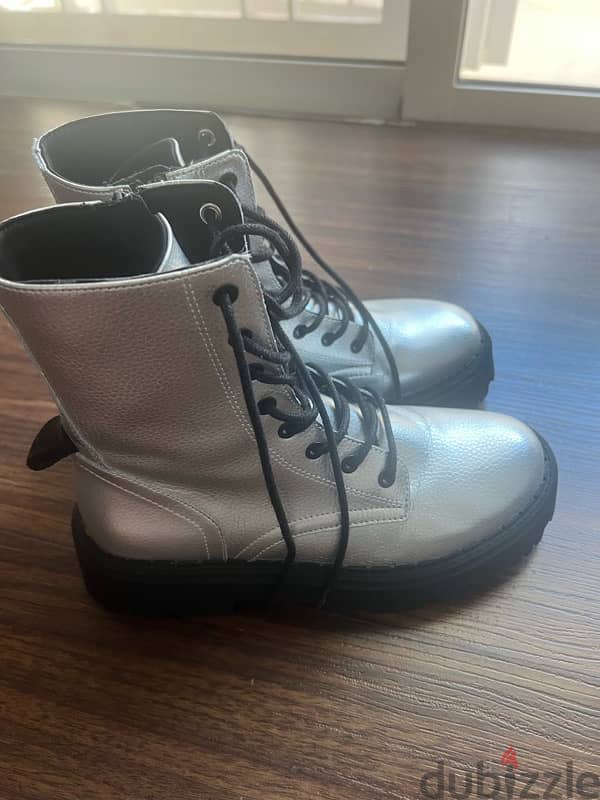 Zara Silver boots New 2