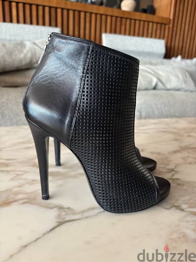 Luxury Baldinini Leather Ankle Boots – Like New!