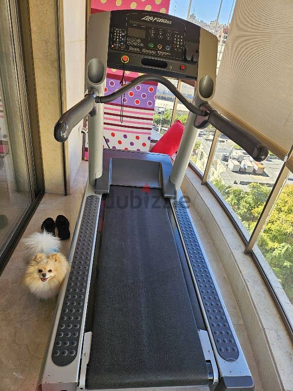 life fitness treadmill 1