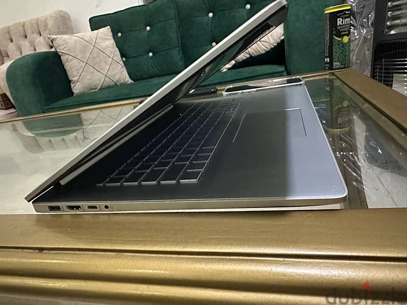 17.5” HP Laptop Like New! 5