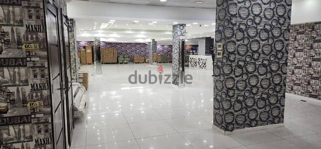 Showroom for sale in Hamra - صالة عرض للبيع في منطقة الحمراء