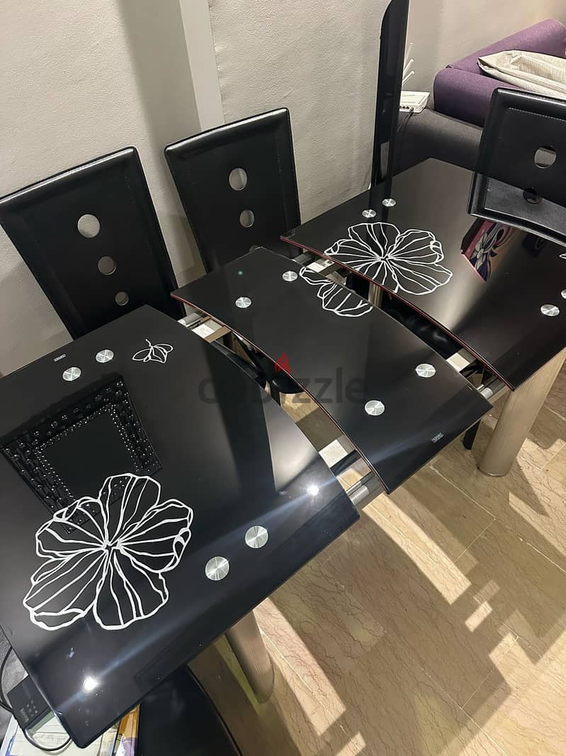 Dining Glass table - Adjustable 1