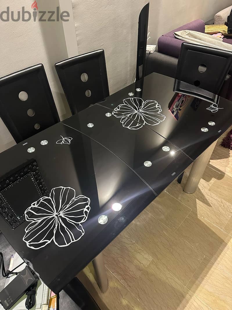 Dining Glass table - Adjustable 4