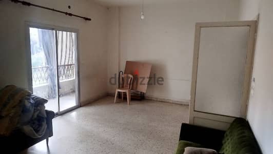 Apartment For Sale in Zalka (Needs Renovation)