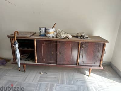 dining table with dressoir