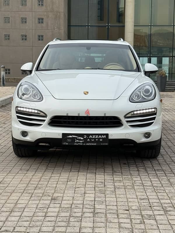 Porsche Cayenne 2012 0