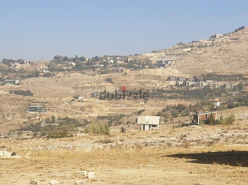 3000m2 Land in Qanat Bakish عقار للبيع في قناة باكيش 0