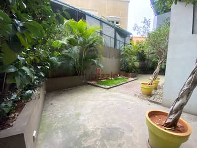 Amazing apart with garden terrace backyard style prime location