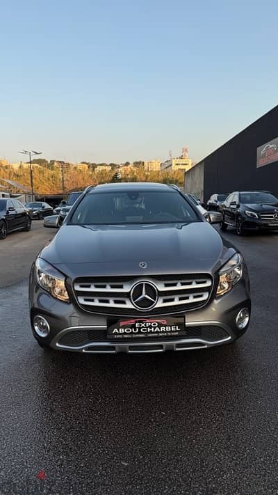 Mercedes-Benz GLA 250  2018 4-MATIC